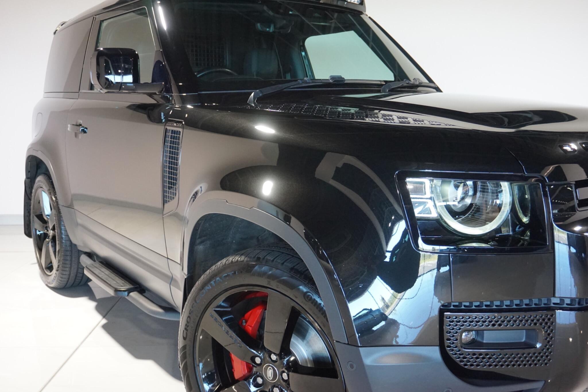 Land Rover Defender 90 3.0 D250 MHEV SE Hard Top SUV 3dr Diesel Auto 4WD SWB Euro 6 (s/s) (250 ps)